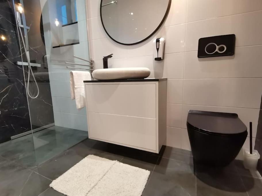 Apartamenty Motyl 바이톰 외부 사진